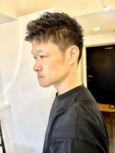 40代のお洒落な刈り上げのメンズショート - PRISHE.掲載