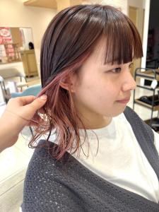 《サナ》イヤリングカラーピンク×切りっぱなしボブ - SEAbySTYLE掲載