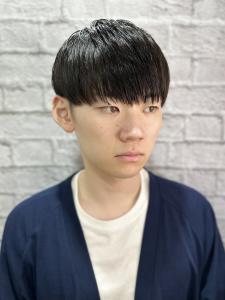 ツーブロック刈り上げナチュラルスタイル【赤坂/理容室/美容室 - グレイスフルバーバー 赤坂見附店掲載