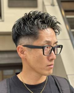 ピンパーマ　ハイライト　フェード　短髪