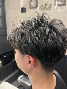 秋・冬オススメトレンド大人ゆるふわパーマ - メンズ専門理容室　BroTokyo BARBERSHOP 有楽町店掲載