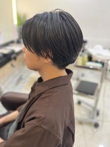 スーツ短髪ツーブロック束感モテる黒髪シークレットパーマ流行 - K:R鶴川掲載