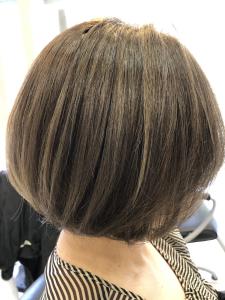 白髪ぼかしハイライト　ショートボブ - Hair design MOVE掲載