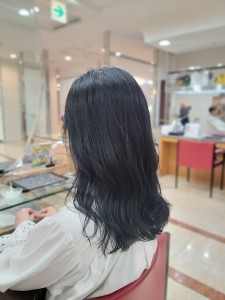 ブルーブラックカラー - e.m.a PREMIUM BEAUTY SALON掲載