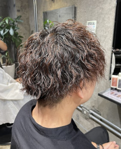 重めでくっきりとした波打ち！束感ショートツイストスパイラル！ - RISE 綾瀬店掲載