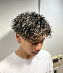 【ハイライトツイストスパイラル】ツーブロックマッシュ！ - Men's salon RISE TOKYO 渋谷店掲載
