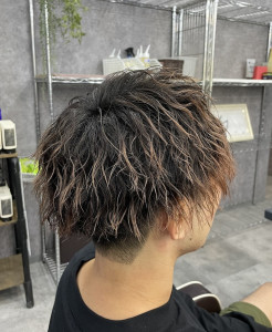 まばらなブリーチがかっこいい！ハイライトツイストスパイラル！ - Men's salon RISE TOKYO 渋谷店掲載