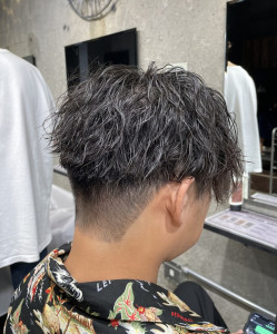 大人っぽい印象の束感ショートゆるめツイストスパイラル！ - Men's salon RISE TOKYO 渋谷店掲載