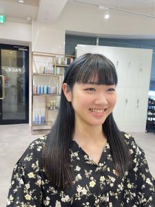 斜めバングアッシュオリーブオンブレグレージュアッシュ - FACE。石川町掲載