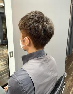 白髪ぼかしハイライト・イケオジ・メンズショート - hair＆make egerie掲載