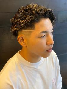 ツイストスパイラル　アップバング　ライン - 完全個室 THIS IS BARBER 3rd掲載