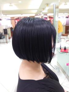 ブルーブラックボブ - HAIR & MAKE EARTH 高田馬場店掲載