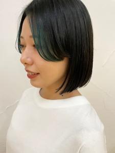 フェイスフレーミング　ショートボブ　アッシュカラー