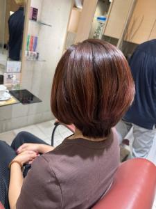 深みレッドのショートボブ - EMU international 春日部本店掲載