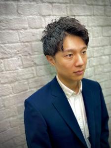 おしゃれなサラリーマンになりたい！ポイントパーマアップバング - グレイスフルバーバー 赤坂見附店掲載