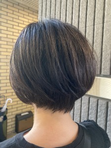 大人可愛い丸みショート - R hair natural & organic salon掲載