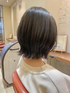 20代30代40代外ハネアッシュグレージュ肩ライン耳掛け - ブロッサムひばりヶ丘店掲載