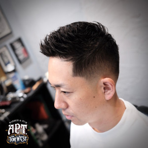 feather up - APT. TOR WEST掲載