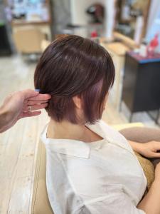 ショートボブ×インナーカラー