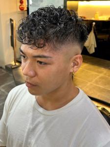 刈り上げフェードカット×束感ツイストスパイラルパーマ【札幌】 - THIS IS BARBER掲載