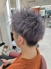 無造作メンズベリーショート☆ツーブロックシルバーアッシュ - QUALIS 赤塚店掲載
