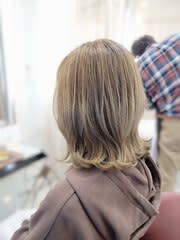 20代30代アッシュグレージュミディアムウルフ伸ばしかけ抜け - QUALIS 赤塚店掲載