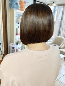 【大人かわいい】丸みショートボブ 前下がり ぱっつんボブ - QUALIS 上板橋店掲載