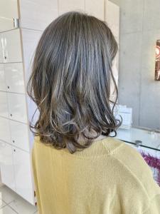 ナチュラルなオリーブベージュの魅力 - EMU international 春日部本店掲載