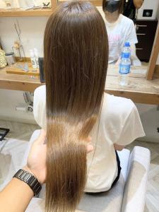 透明感ミルクティーベージュうる艶ロングヘア小田急線梅ヶ丘30 - CHAINON掲載