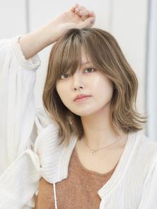 透明感たっぷりミルクティーグレージュ外ハネボブ - ANFINI掲載