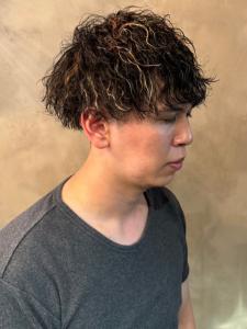 ツイストスパイラルパーマ　ツーブロック　メッシュカラー - 完全個室 THIS IS BARBER 3rd掲載