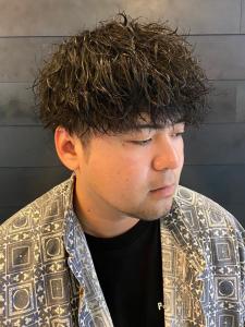 ツイストスパイラルパーマ　束感　黒髪　ツーブロック　マッシュ - 完全個室 THIS IS BARBER 3rd掲載