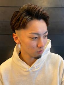 アップバング　フェードカット　ブラウンカラー　メンズショート - 完全個室 THIS IS BARBER 3rd掲載