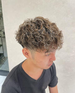 スペインカール×ハイライト - EARTH coiffure beaut? 甲府昭和店掲載