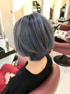 10代20代/大人可愛い/シルバーアッシュ/グレー/ブリーチ - QUALIS 赤塚店掲載