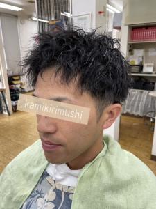 ツーブロックでツイストスパイラルパーマ - CUT CLUB 髪切虫掲載