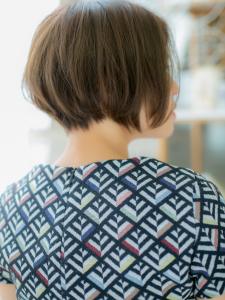 前下がりボブ小顔くせ毛風大人センターパート　ヘルシースタイル - mod's hair【モッズヘア】越谷/越谷西口店掲載