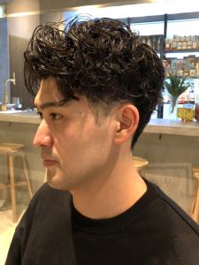 ツーブロック　ツイストスパイラルパーマ　黒髪　爽やか　束感 - Men's Salon bloc掲載