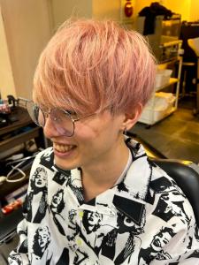 10代20代　マッシュ　ピンクカラー　ツーブロック【札幌】 - THIS IS BARBER掲載
