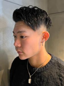 ツーブロック　黒髪　アップバング　刈り上げ　束感【札幌】 - THIS IS BARBER掲載