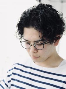 センターパート×スパイラルパーマ - Shindy BARBER & MEN's STYLE SHOP掲載