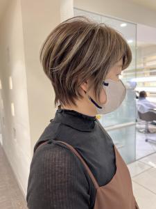 ?白髪ぼかしハイライト×シフォンショート - marju銀座掲載