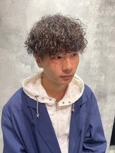 話題の波巻きスパイラルパーマ - メンズパーマ特化サロン CIPHER. 心斎橋【サイファー】掲載