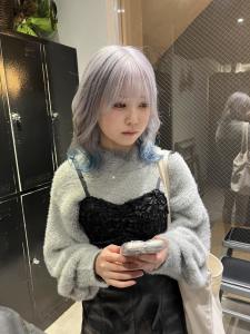  グレーベージュ レイヤー前髪パーマ アッシュブラック - ARCANA 明治神宮前 表参道 原宿掲載
