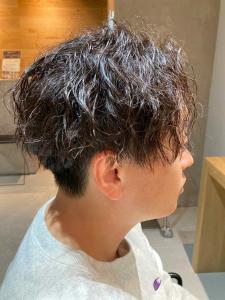 ツイストスパイラルパーマ　ブラウンカラー　センターパート - Men's Salon bloc掲載