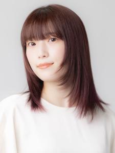 赴くままに動く毛流れでピュアさ漂うストレートミディアム - DOUBLE掲載