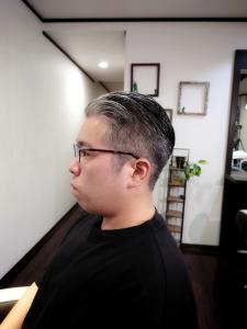 グレーヘアのおしゃれショート