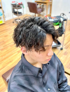 強めスパイラルパーマ - hair studio Romeo掲載