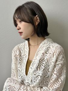 20代30代40代外ハネアッシュグレージュ肩ライン耳掛け - Euphoria 池袋東口駅前店掲載