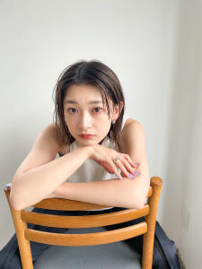 大人可愛い20代30代40代黒髪前下がりショートボブ/透明感 - CEINE OUR掲載